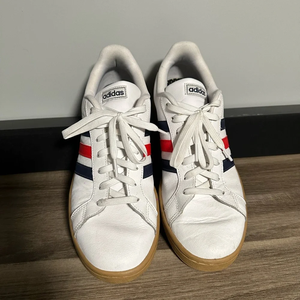 Adidas shoes - Picture 4 of 4